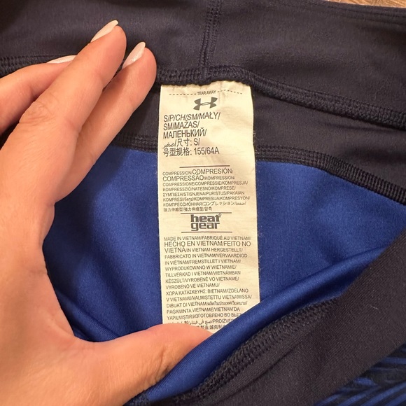 Workout Leggings (2) UA and Lulu - Picture 4 of 9